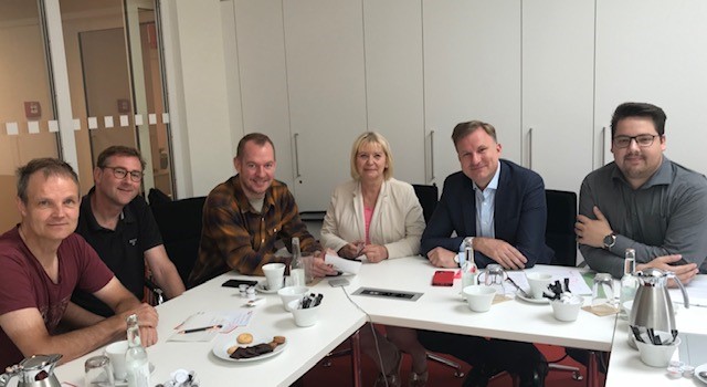 Im Foto von links nach rechts: Roland Menthel, Markus Angelstein, Martin Behm, Landtagspräsidentin Prof. Dr. Ulrike Liedtke, Steven Breetz (CDU) und Gereon Ryssel (CDU)